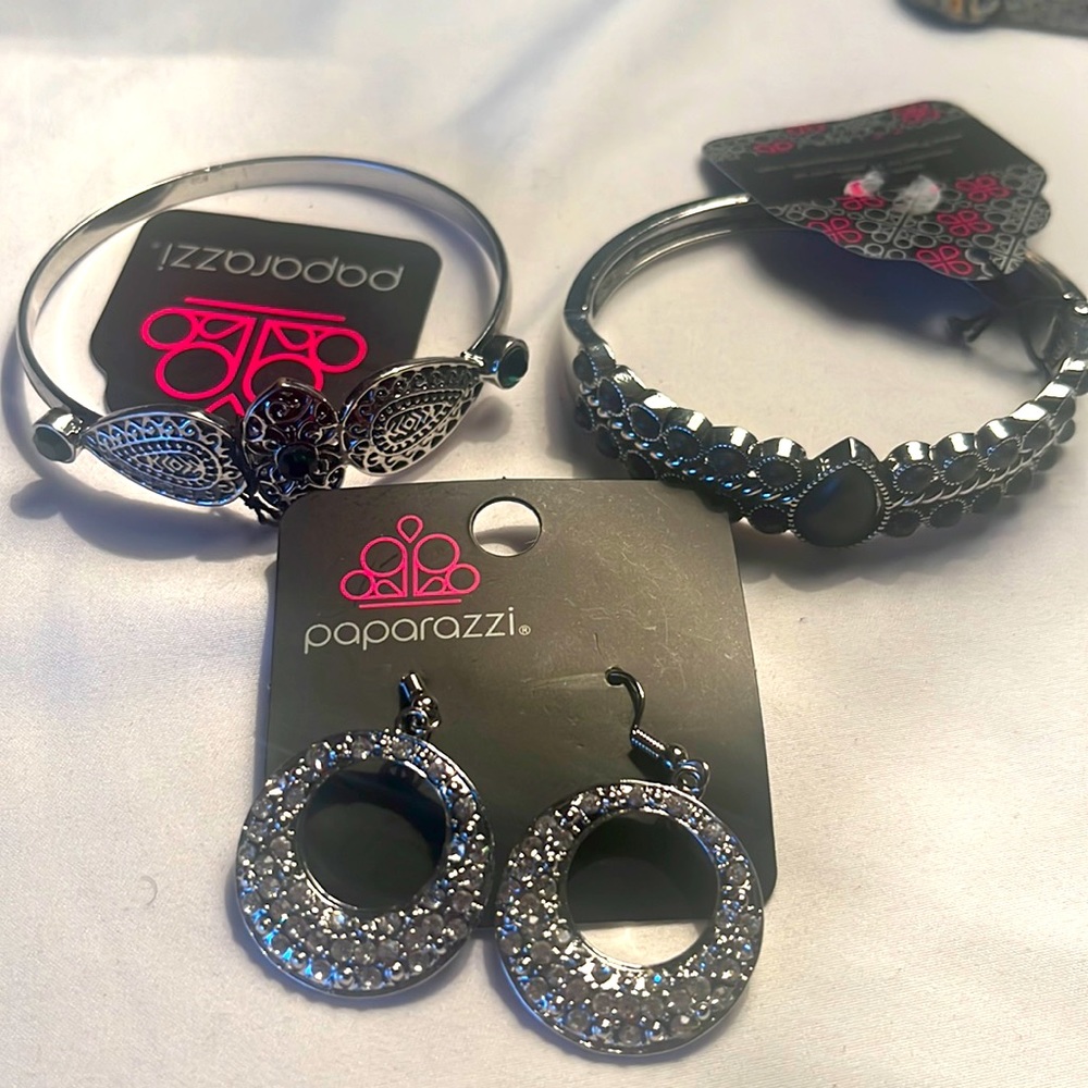 Three piece paparazzi jewelry